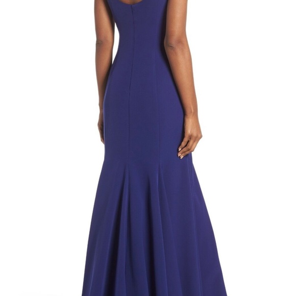 Vince Camuto Laguna Crystal Strap Mermaid Gown - M - Picture 3 of 7